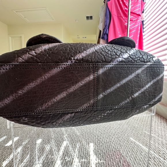 Vintage Fendi B Buckle Handbag Purchased in Paris In Good Condition - Picture 5 of 13